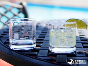 烧杯也能做酒杯？揭秘国外新流行的另类酒杯风潮