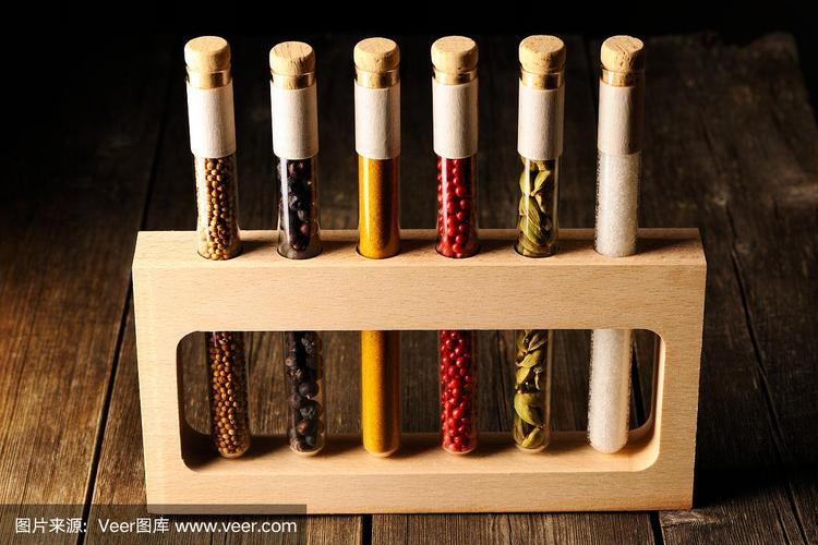 烧杯里的香料